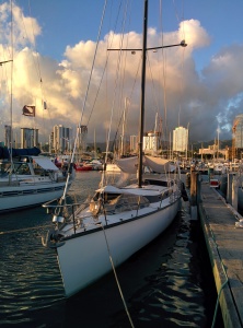 Illusion in Kewalo Basin Harbour, August 2015